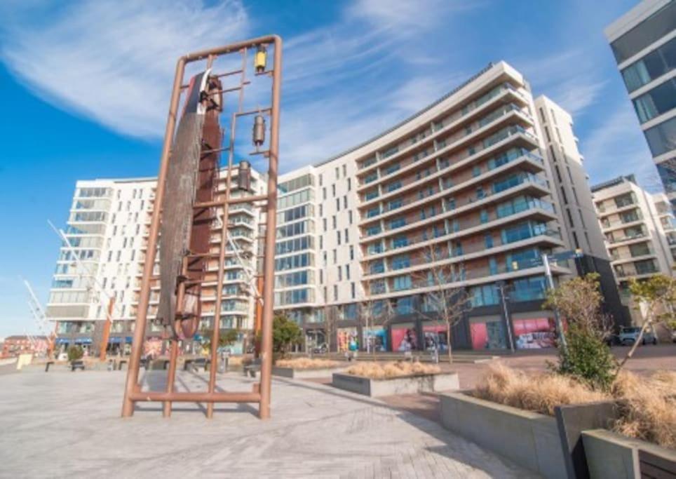 Titanic Quarter Apartment เบลฟาสต์ ภายนอก รูปภาพ
