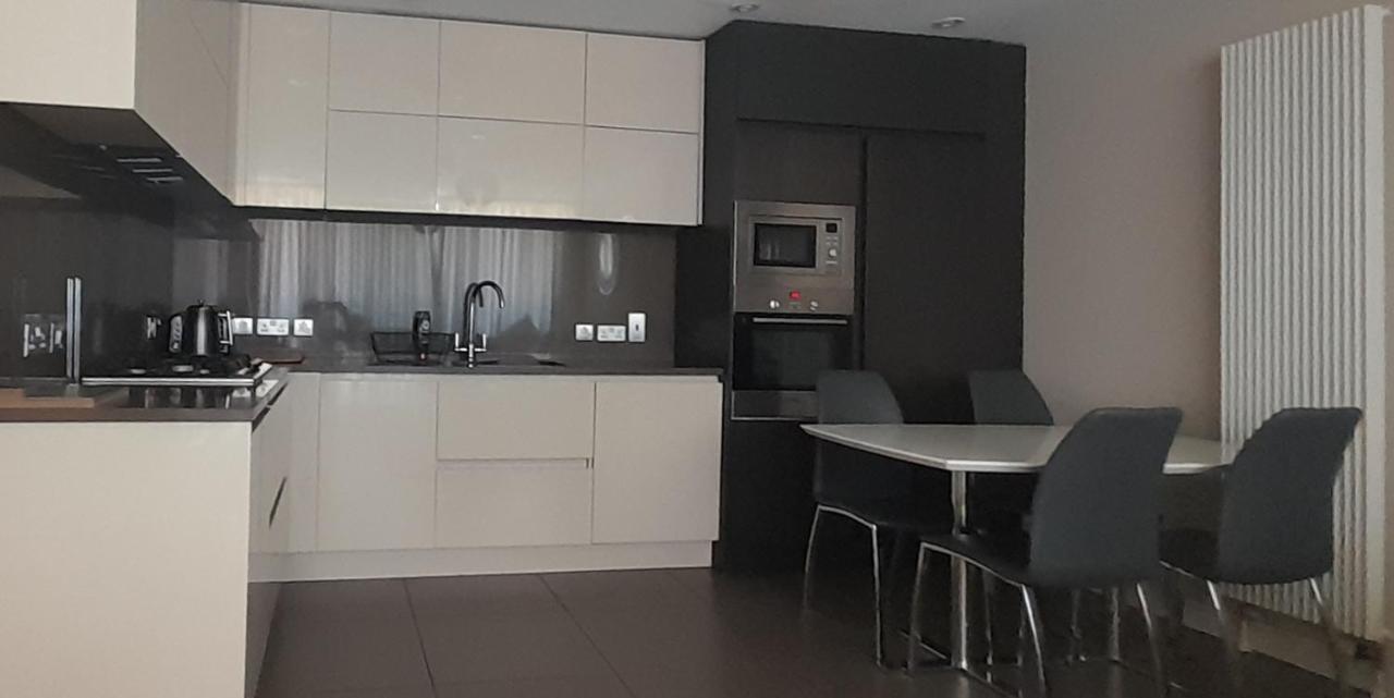 Titanic Quarter Apartment เบลฟาสต์ ภายนอก รูปภาพ