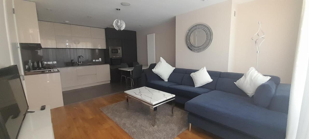 Titanic Quarter Apartment เบลฟาสต์ ภายนอก รูปภาพ